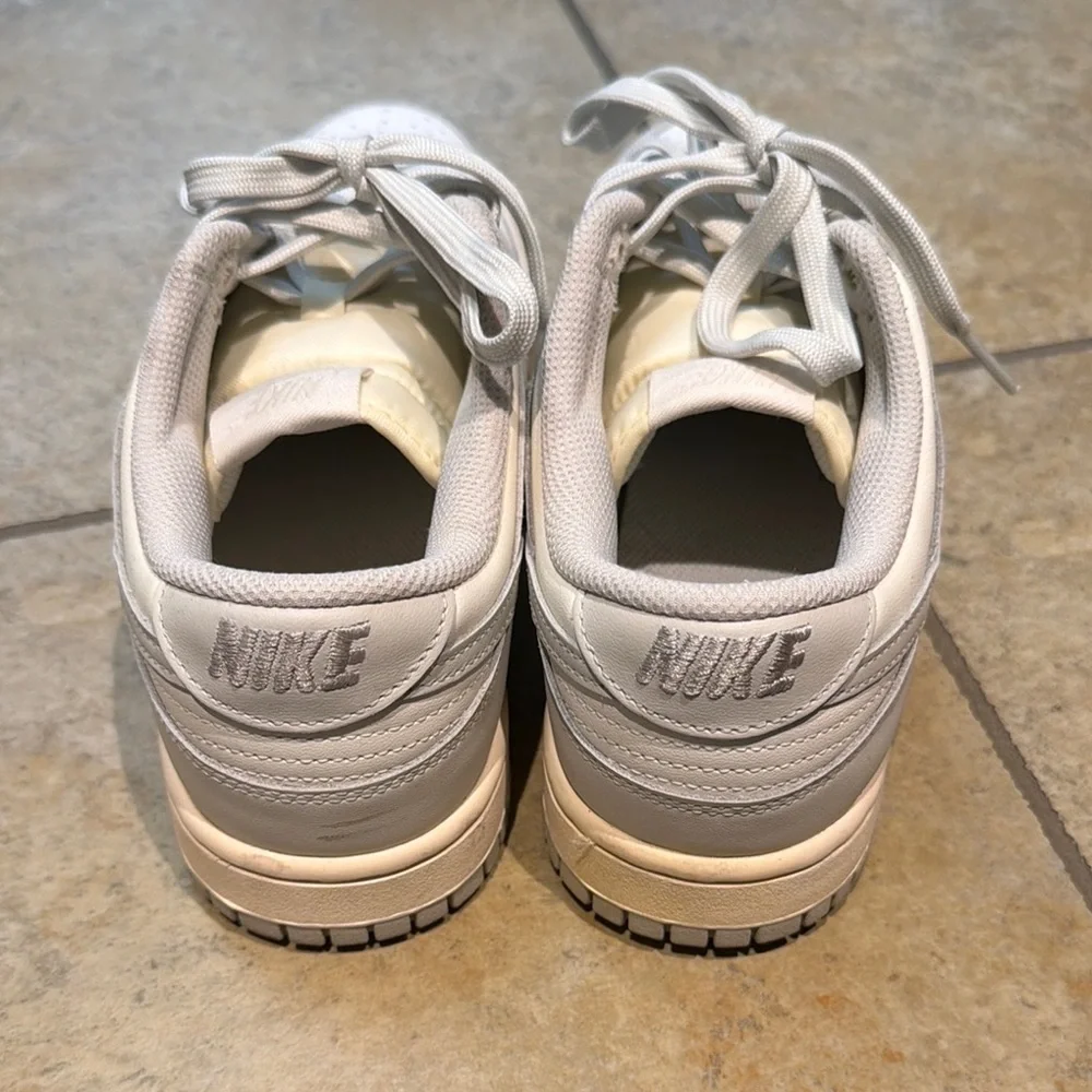 Nike Dunk Low Light Bone Sneakers